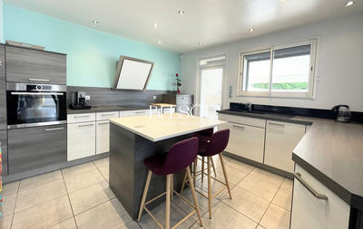 Maison traditionnelle - 155 m² - 5 pièces