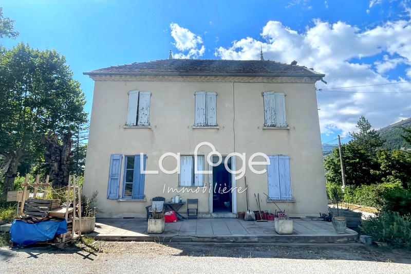 Maison - 115 m² - 8 pièces