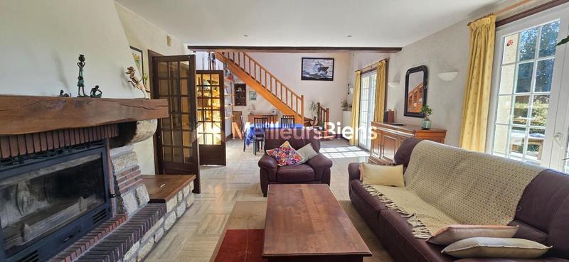 Propriété - 250 m² - 6 pièces