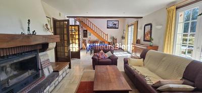 Propriété - 250 m² - 6 pièces