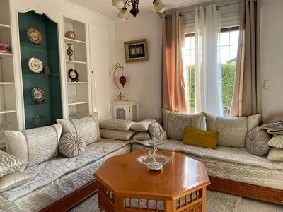 Maison - 255 m² - 9 pièces