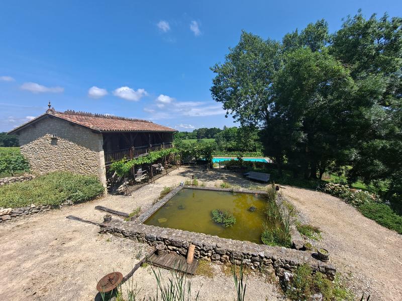 Maison - 362 m² - 9 pièces