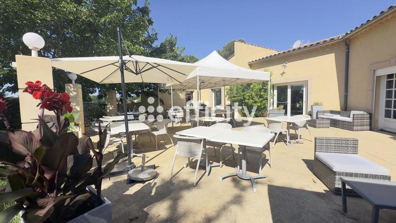 Maison - 461 m² - 10 pièces