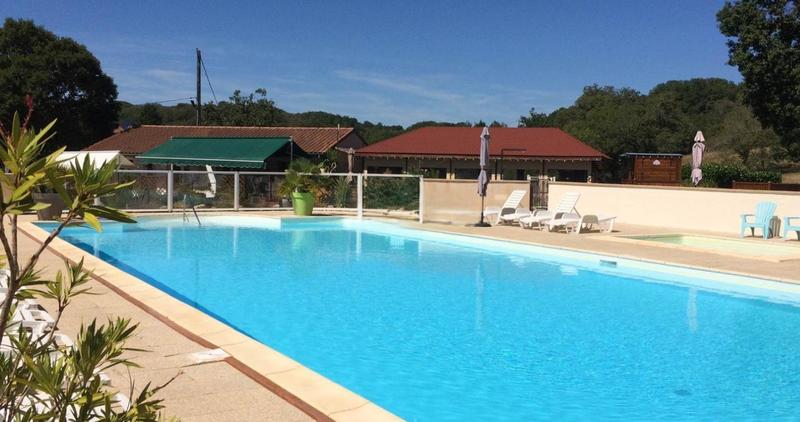 Propriété - 778 m² - 45 pièces