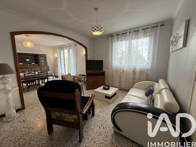 Maison - 250 m² - 8 pièces