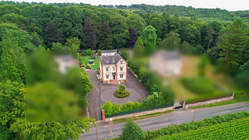 Maison - 215 m² - 8 pièces