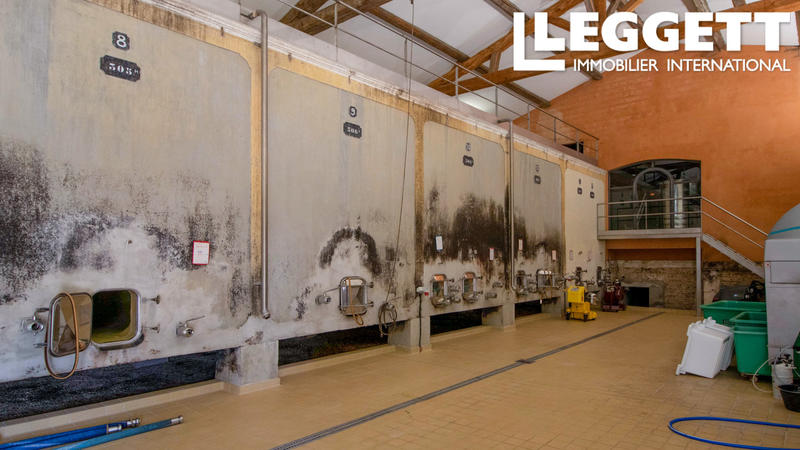 Immeuble - 979 m² - 35 pièces