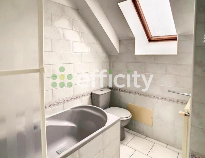 Maison - 176 m² - 9 pièces