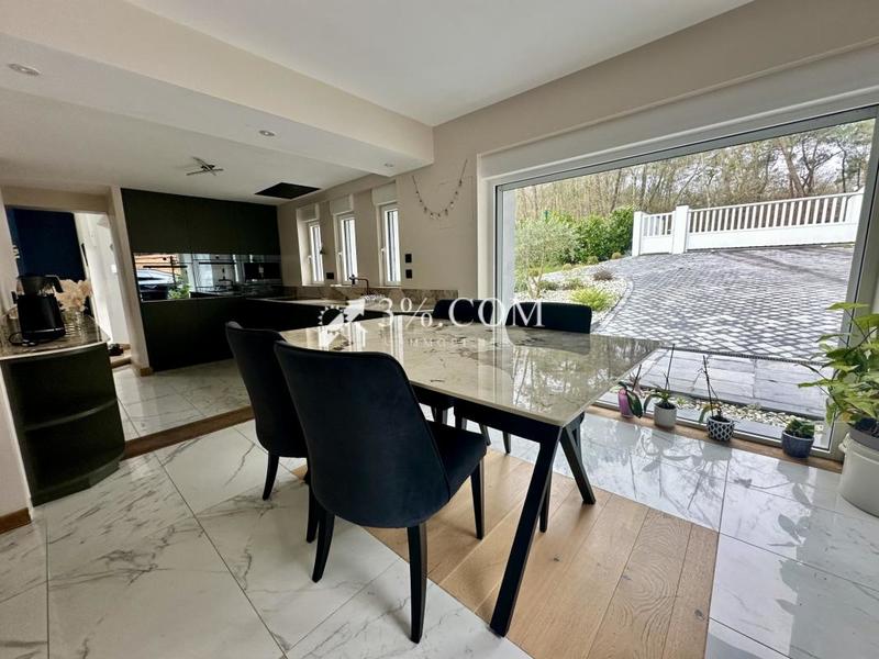 Villa - 179 m² - 6 pièces