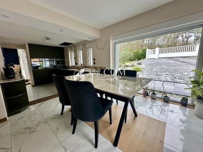 Villa - 179 m² - 6 pièces