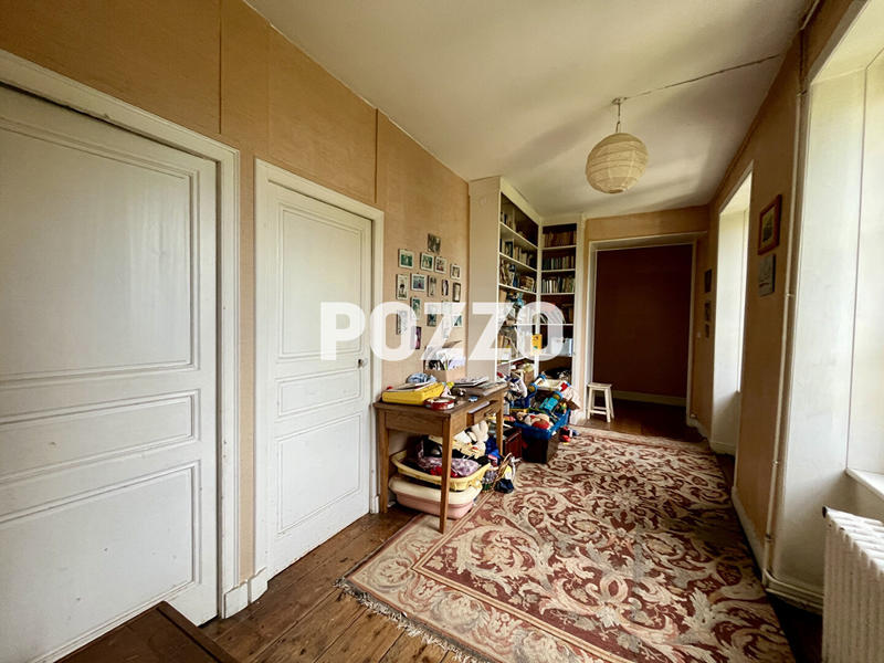 Maison - 250 m² - 12 pièces