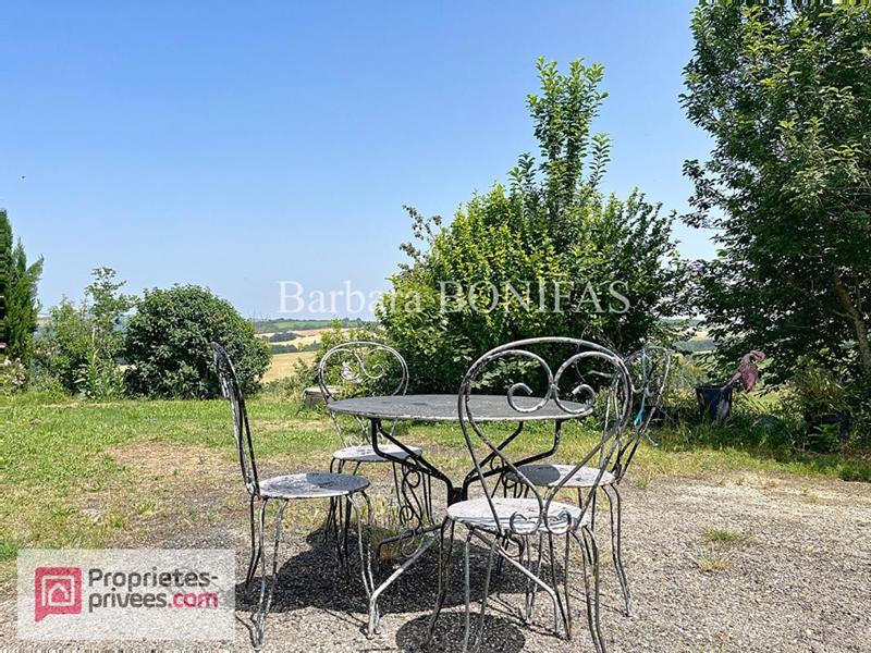 Maison - 202 m² - 6 pièces