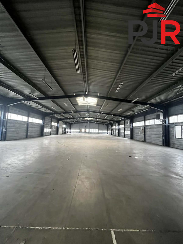 Local d'activités - 1 582 m²