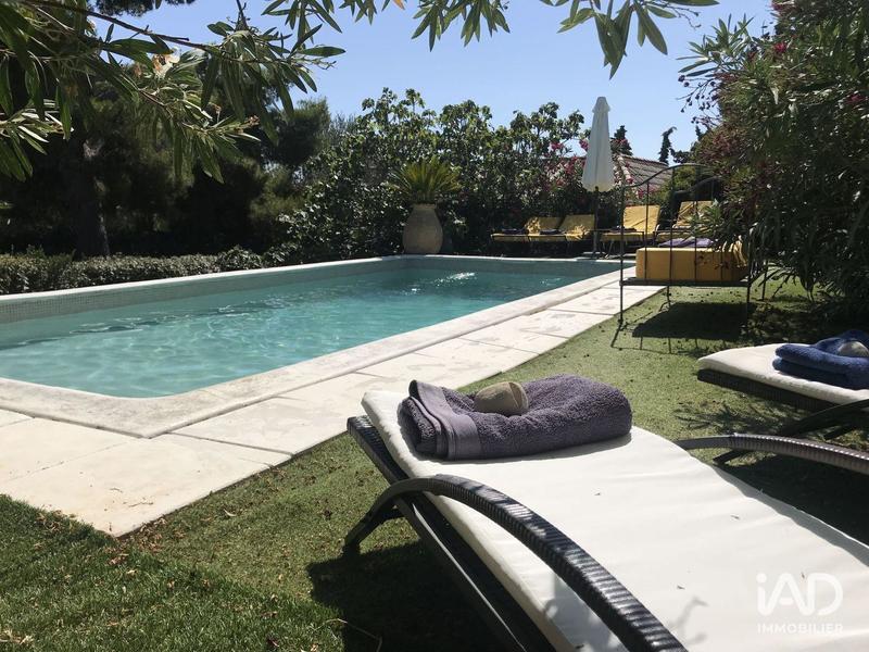 Maison - 250 m² - 7 pièces