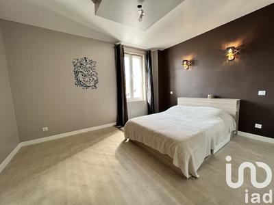 Maison - 207 m² - 11 pièces