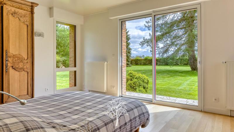 Maison - 325 m² - 7 pièces