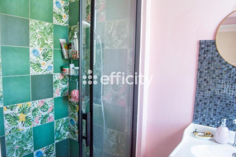 Maison - 274 m² - 8 pièces