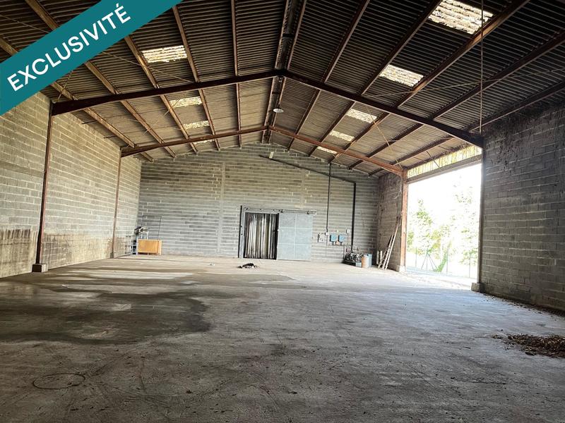 Local commercial - 675 m² - 1 pièce