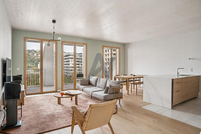 Appartement - 93 m² - 4 pièces