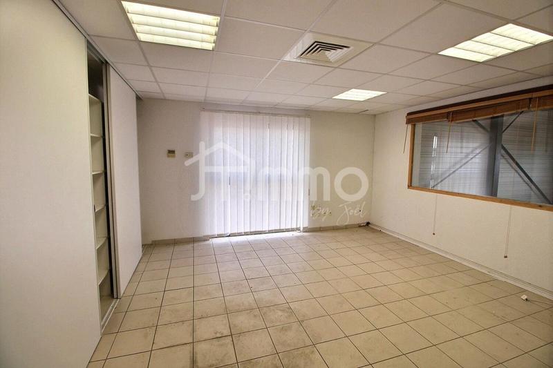 Local commercial - 891 m²