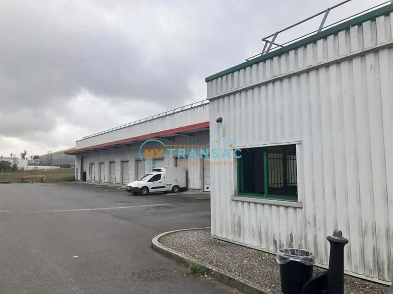 Local d'activité / Entrepôt - 2 800 m²