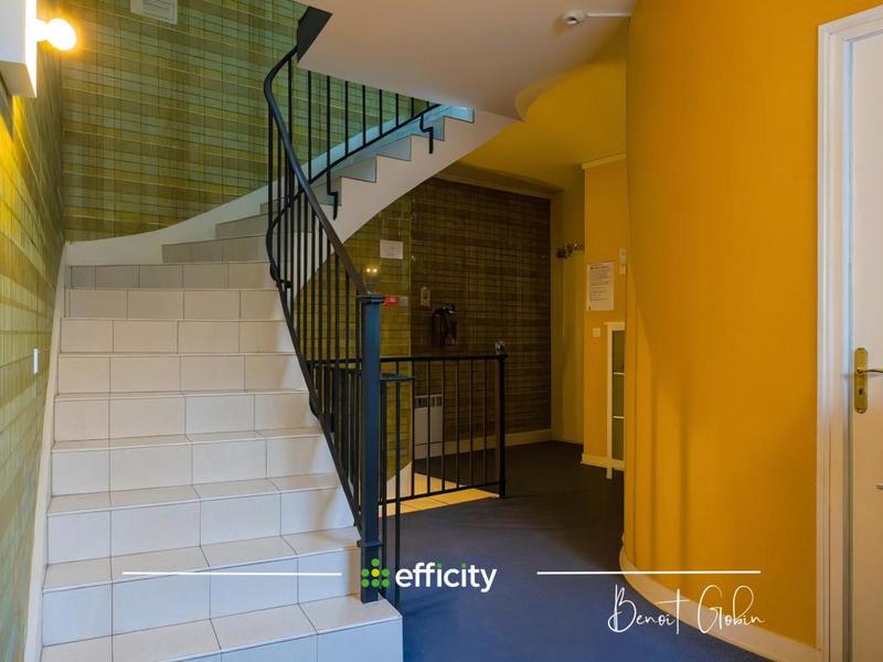 Bureau - 900 m² - 32 pièces