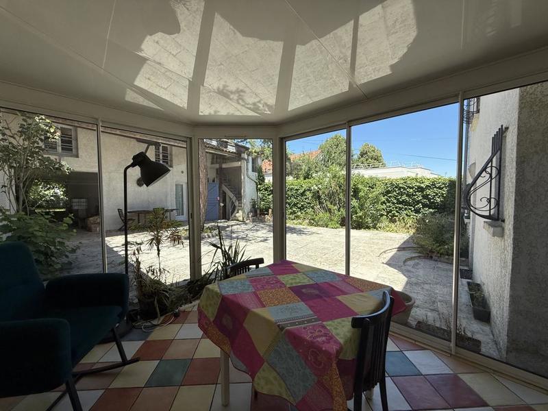 Maison - 250 m² - 10 pièces