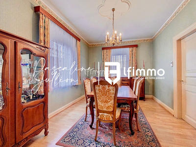 Maison - 167 m² - 9 pièces