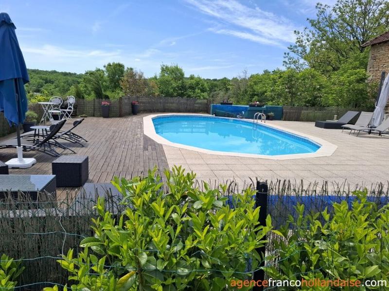 Maison - 280 m² - 12 pièces