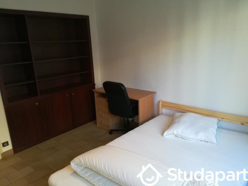 Chambre - 12 m² - 1 pièce