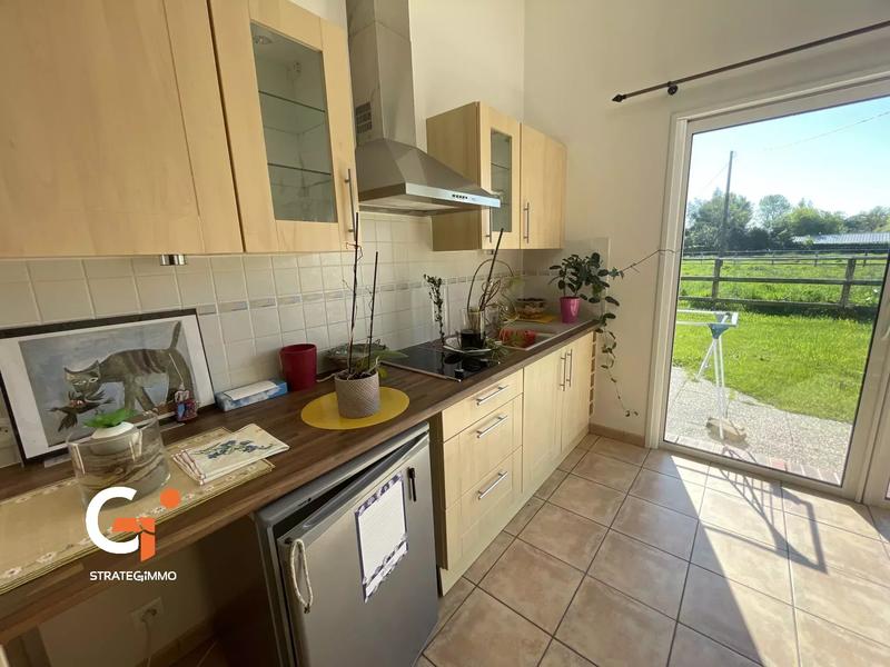 Maison - 220 m² - 8 pièces