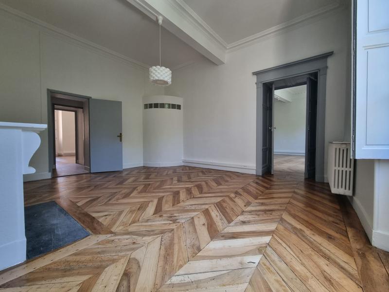 Bureau - 150 m² - 5 pièces