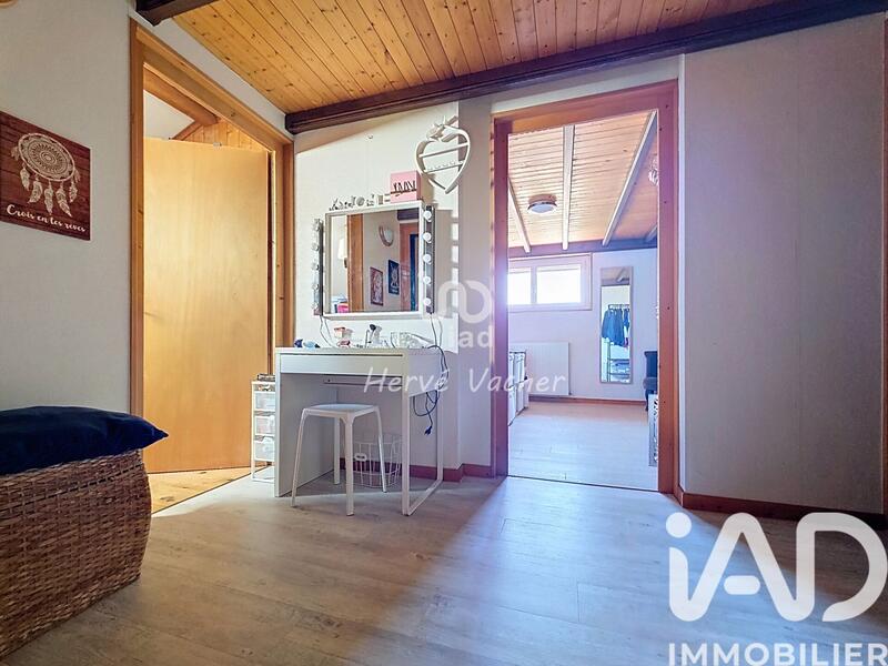 Maison - 200 m² - 8 pièces