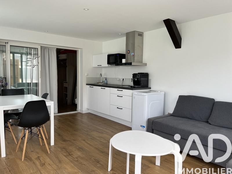 Maison - 201 m² - 9 pièces