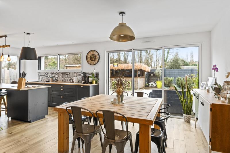 Maison contemporaine - 145 m² - 6 pièces