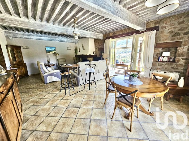 Maison - 186 m² - 6 pièces