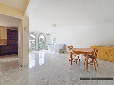 Appartement - 77 m² - 3 pièces