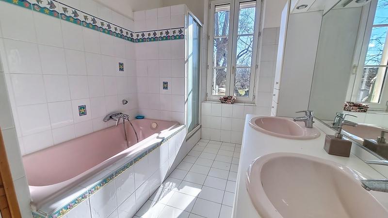 Mas - 206 m² - 7 pièces