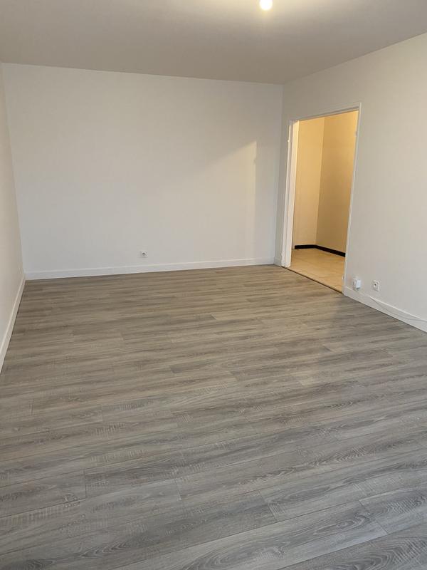 Appartement - 90 m² - 5 pièces