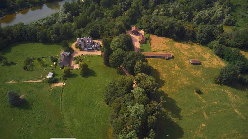 Château - 1 700 m² - 33 pièces