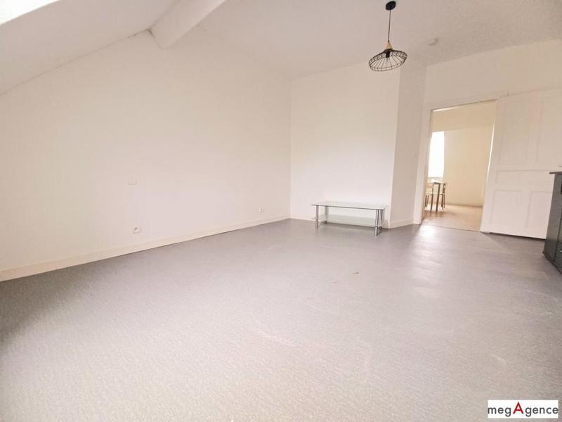 Maison - 250 m² - 11 pièces