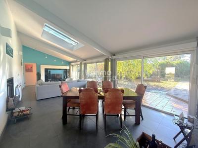 Maison - 170 m² - 7 pièces