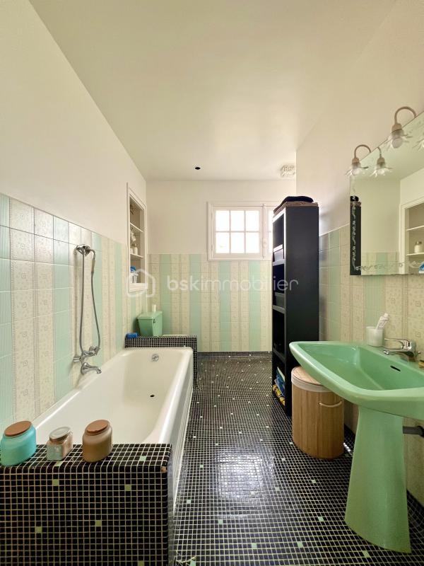 Maison - 180 m² - 7 pièces