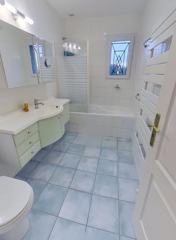 Maison - 137 m² - 8 pièces