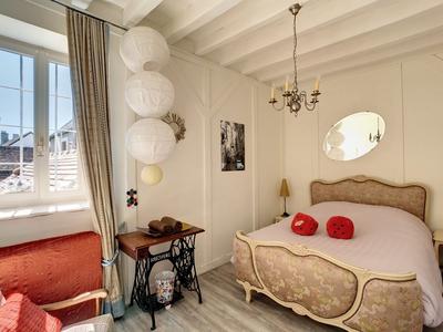 Maison - 216 m² - 9 pièces