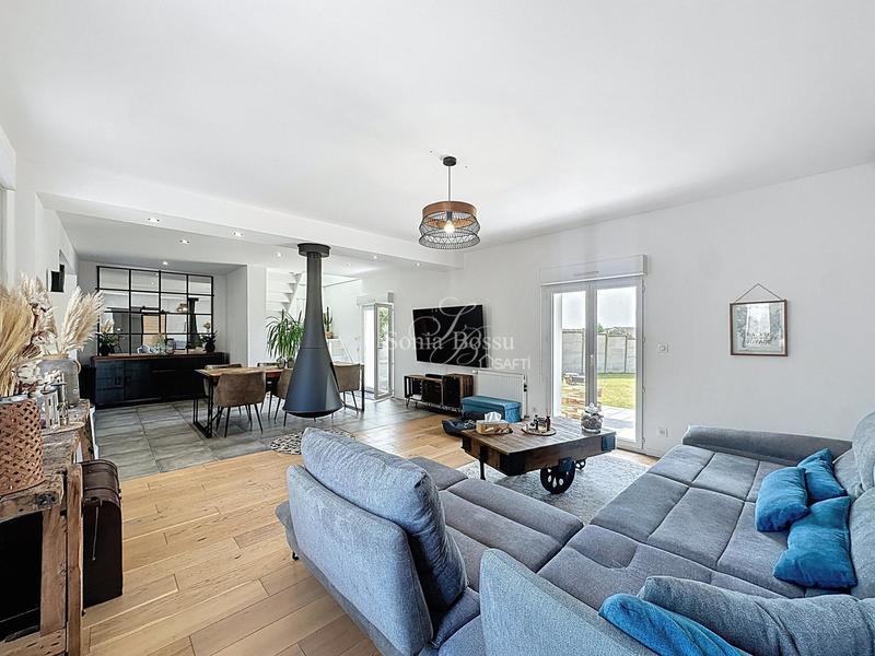 Maison - 195 m² - 7 pièces