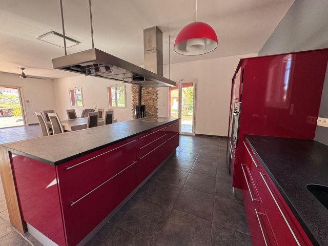 Maison - 160 m² - 5 pièces