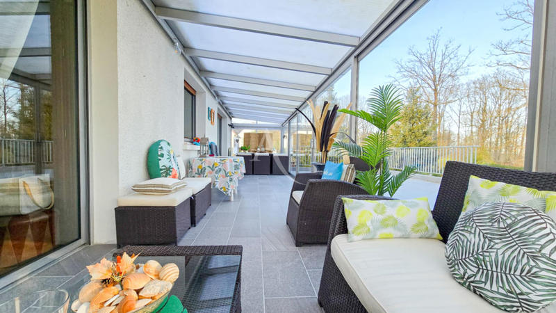 Maison - 185 m² - 8 pièces