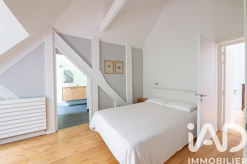 Maison - 250 m² - 9 pièces