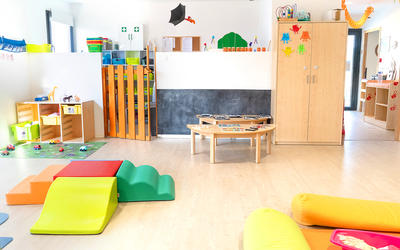 Micro-crèche Youbee For Kids “Plaissan’tins”